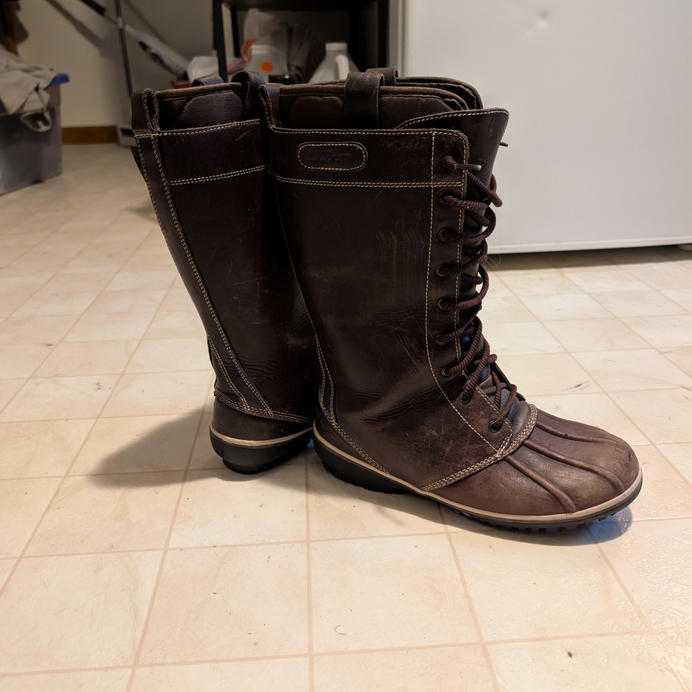 Brown Lace-Up Boots